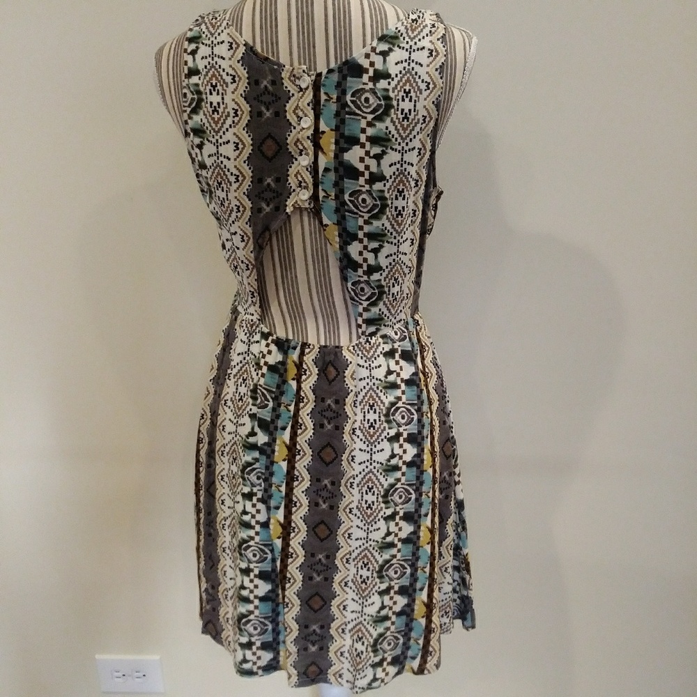 Love Riche Keyholed Patterned Mini Sun Dre… - Picture 2 of 7